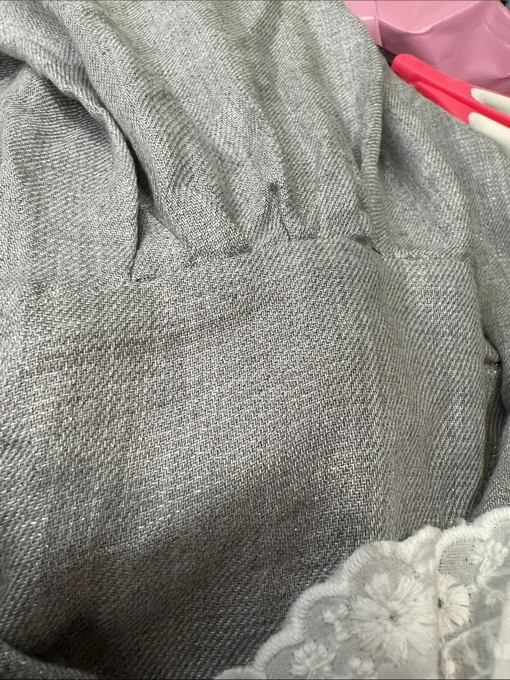 cupcakes & cashmere excellent preowned